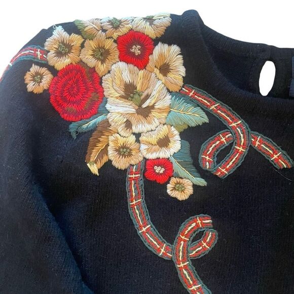 Herman Geist Floral Hand Embroidered Sweater Women’s Sz Medium Lambswool Angora - Picture 3 of 5